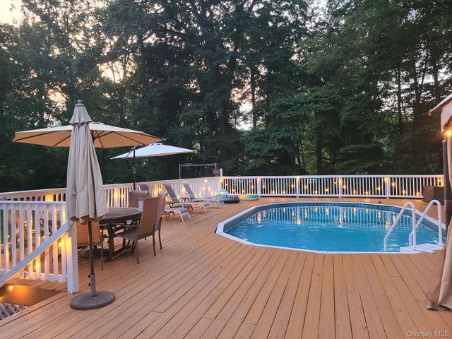7 Ridgewood Terrace, Poughkeepsie, NY 12603