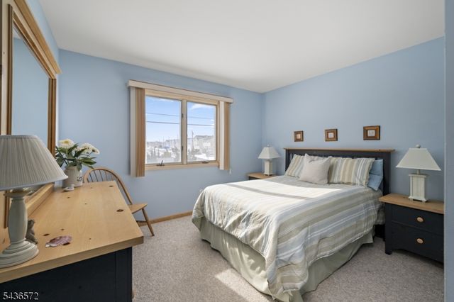 25 W Bayberry Dr, Long Beach Twp., NJ 08008