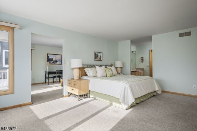 25 W Bayberry Dr, Long Beach Twp., NJ 08008