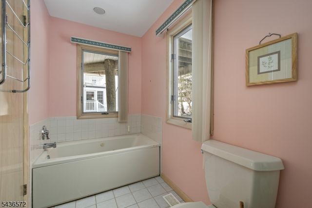 25 W Bayberry Dr, Long Beach Twp., NJ 08008