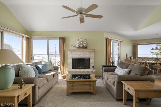 25 W Bayberry Dr, Long Beach Twp., NJ 08008