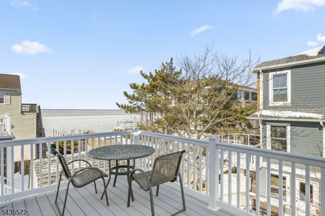 25 W Bayberry Dr, Long Beach Twp., NJ 08008