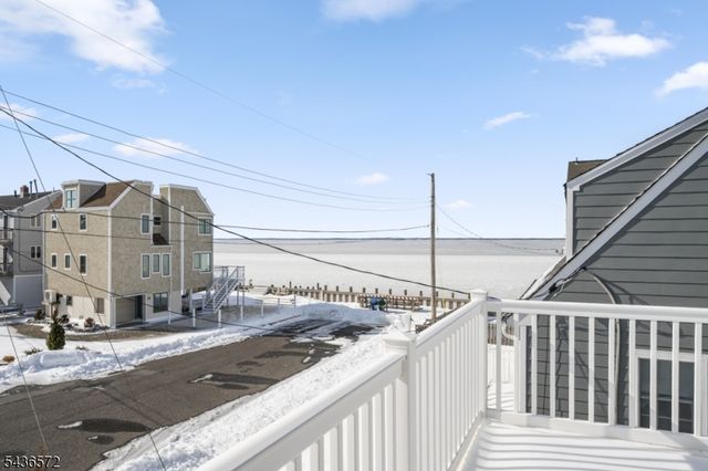 25 W Bayberry Dr, Long Beach Twp., NJ 08008