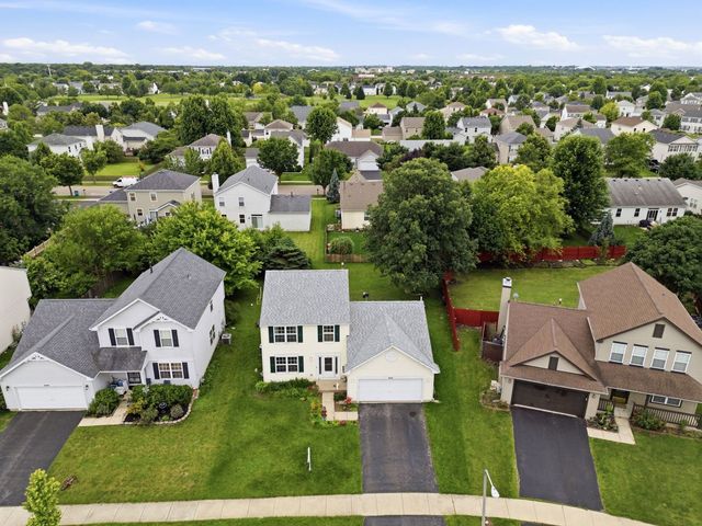 645 Spicebush Lane, Aurora, IL 60504