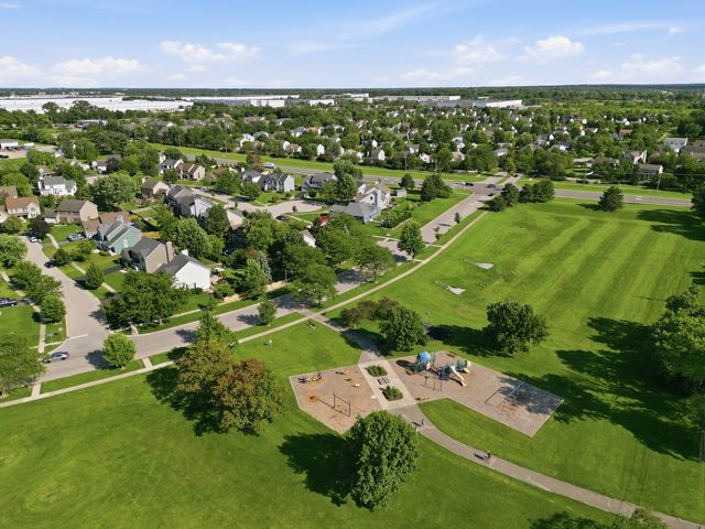645 Spicebush Lane, Aurora, IL 60504