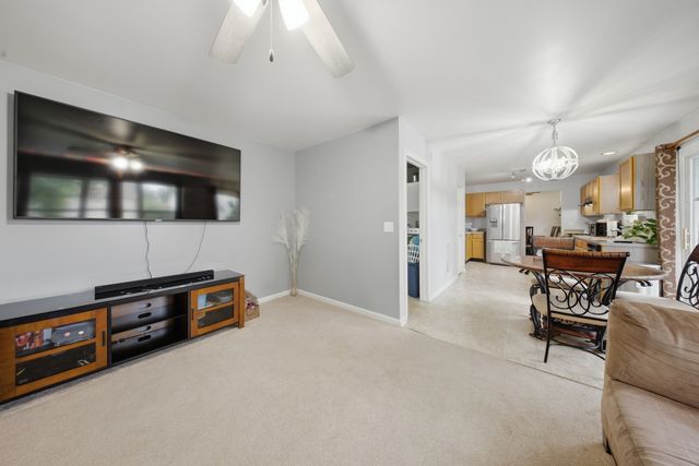 645 Spicebush Lane, Aurora, IL 60504