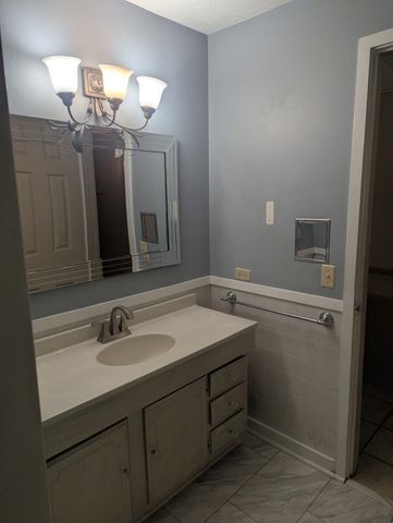 11600 E Wilshire, Wichita, KS 67207
