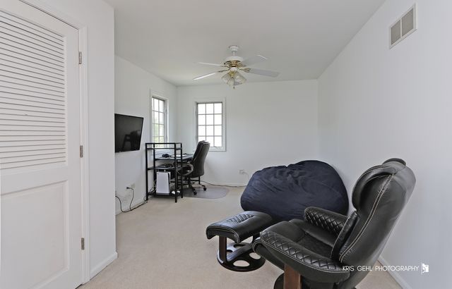 1277 Queen Ann Lane, Gurnee, IL 60031