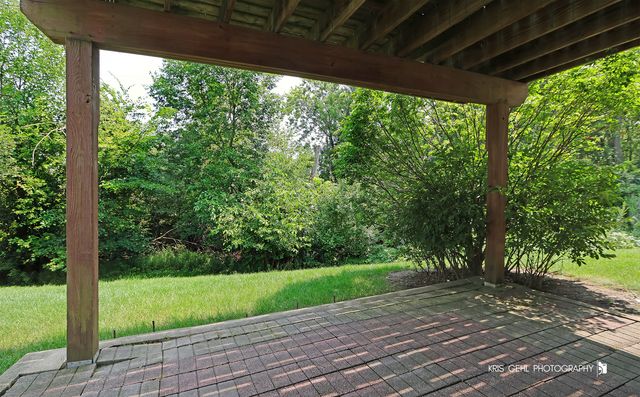 1277 Queen Ann Lane, Gurnee, IL 60031