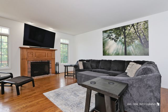 1277 Queen Ann Lane, Gurnee, IL 60031