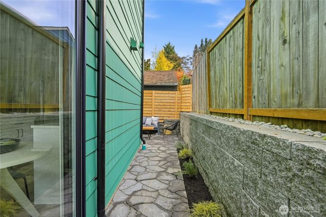 7554 39th Avenue SW, Seattle, WA 98126