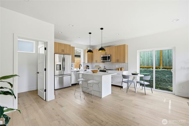 7554 39th Avenue SW, Seattle, WA 98126