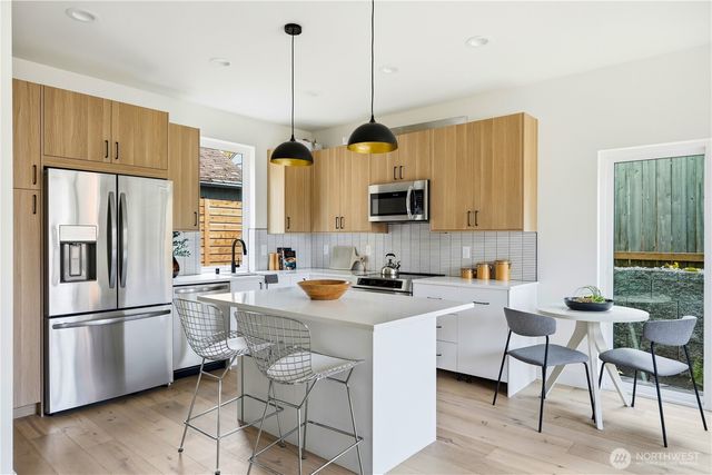 7554 39th Avenue SW, Seattle, WA 98126