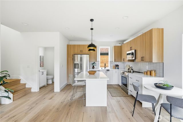 7554 39th Avenue SW, Seattle, WA 98126