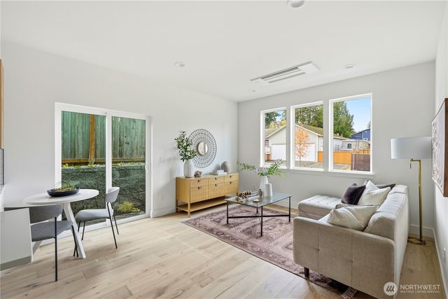 7554 39th Avenue SW, Seattle, WA 98126