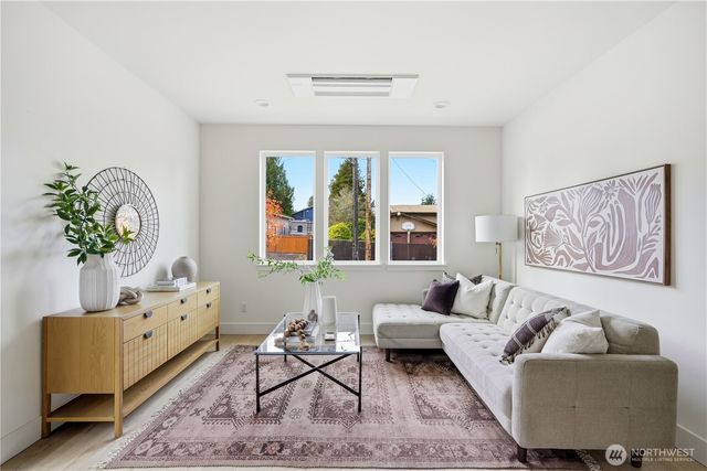 7554 39th Avenue SW, Seattle, WA 98126