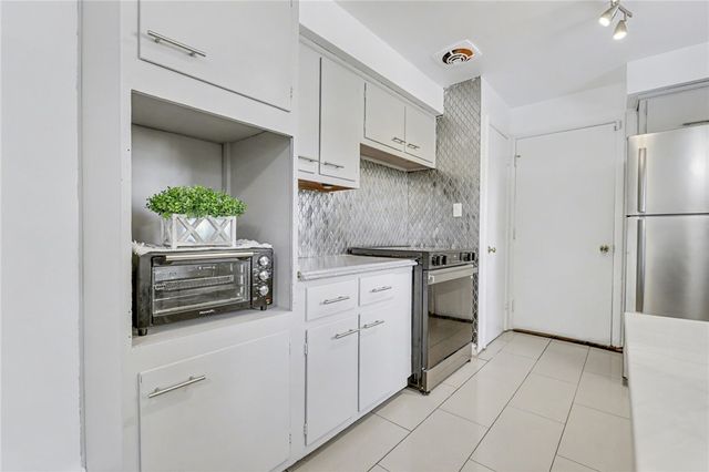 89 Picturesque Drive, Greece, NY 14616