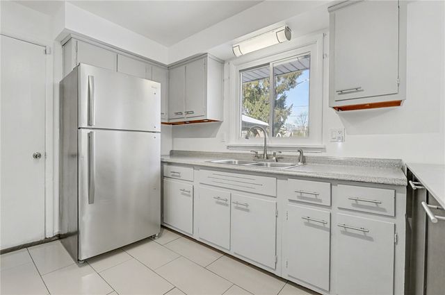 89 Picturesque Drive, Greece, NY 14616