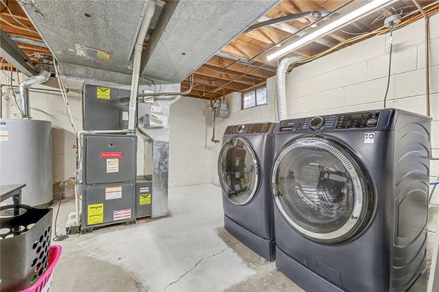 89 Picturesque Drive, Greece, NY 14616