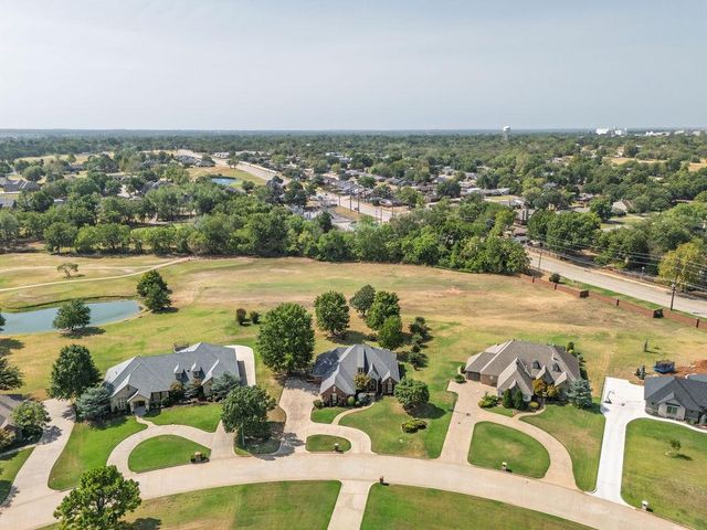 1112 Troon Circle, Shawnee, OK 74801