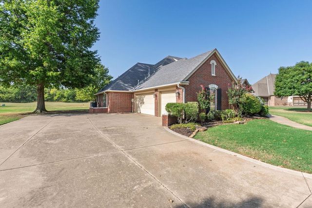 1112 Troon Circle, Shawnee, OK 74801