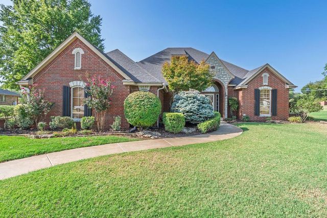1112 Troon Circle, Shawnee, OK 74801