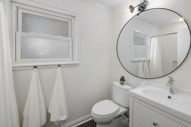 5600 Bull Creek RD, Austin, TX 78756