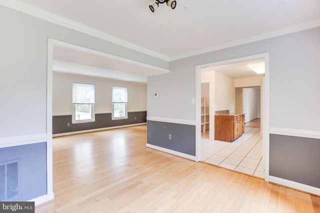 10136 YORKTOWN DR, Great Falls, VA 22066