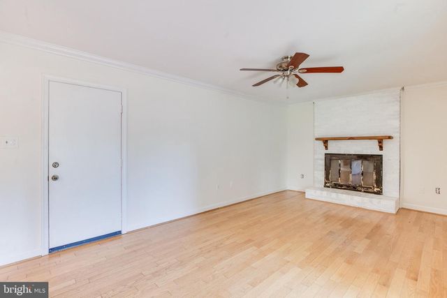 10136 YORKTOWN DR, Great Falls, VA 22066