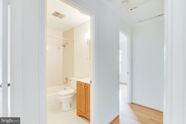 10136 YORKTOWN DR, Great Falls, VA 22066