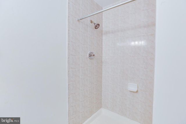 10136 YORKTOWN DR, Great Falls, VA 22066
