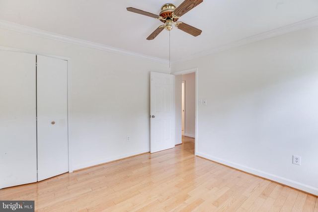 10136 YORKTOWN DR, Great Falls, VA 22066