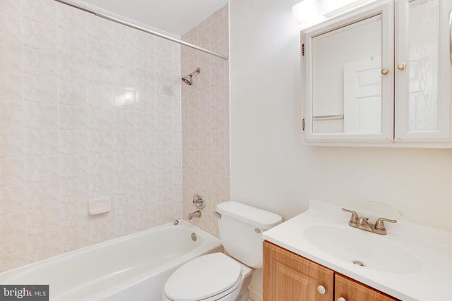 10136 YORKTOWN DR, Great Falls, VA 22066