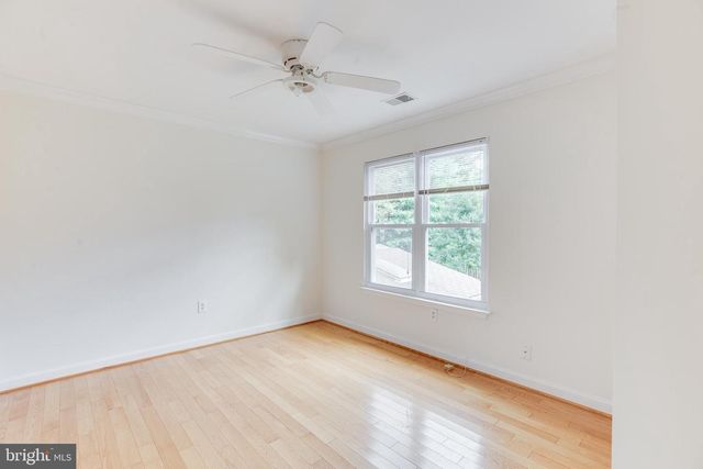 10136 YORKTOWN DR, Great Falls, VA 22066