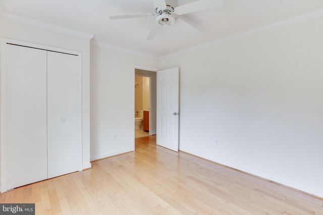 10136 YORKTOWN DR, Great Falls, VA 22066