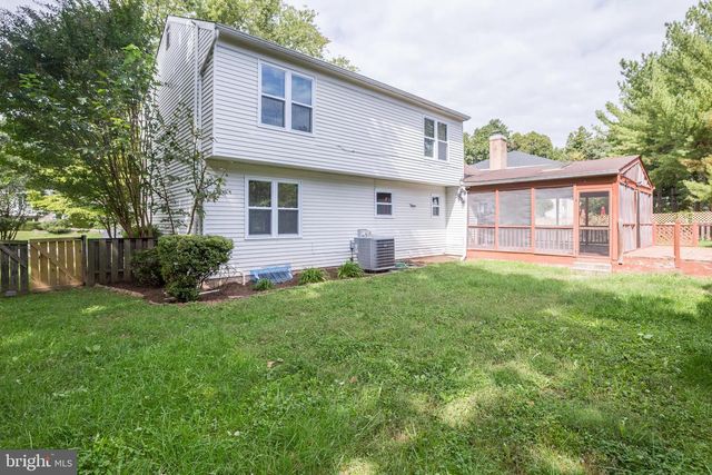 10136 YORKTOWN DR, Great Falls, VA 22066