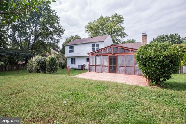 10136 YORKTOWN DR, Great Falls, VA 22066