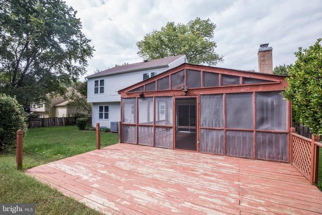10136 YORKTOWN DR, Great Falls, VA 22066