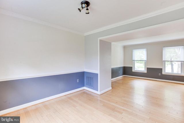 10136 YORKTOWN DR, Great Falls, VA 22066