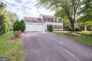 10136 YORKTOWN DR, Great Falls, VA 22066