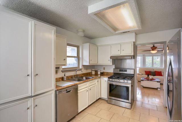 8306 RIDGE TER, San Antonio, TX 78251