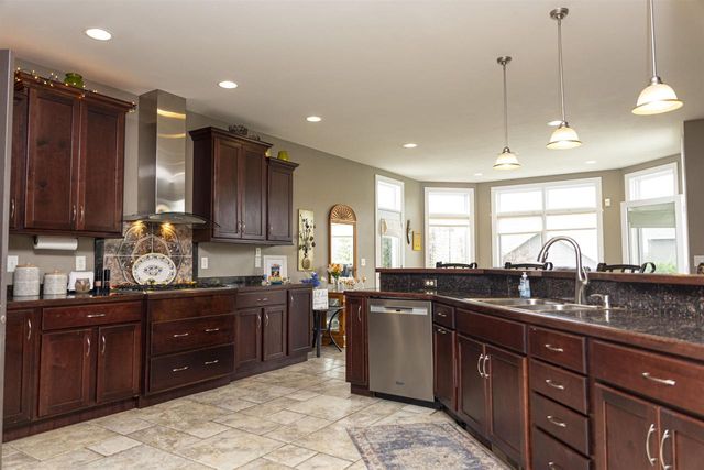 2893 BALLY BUNION LANE, Green Bay, WI 54311