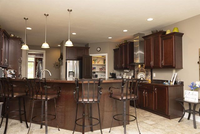 2893 BALLY BUNION LANE, Green Bay, WI 54311