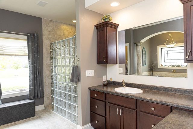 2893 BALLY BUNION LANE, Green Bay, WI 54311