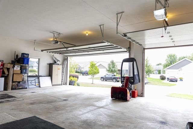 2893 BALLY BUNION LANE, Green Bay, WI 54311