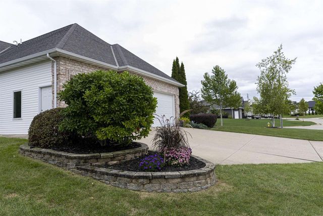 2893 BALLY BUNION LANE, Green Bay, WI 54311