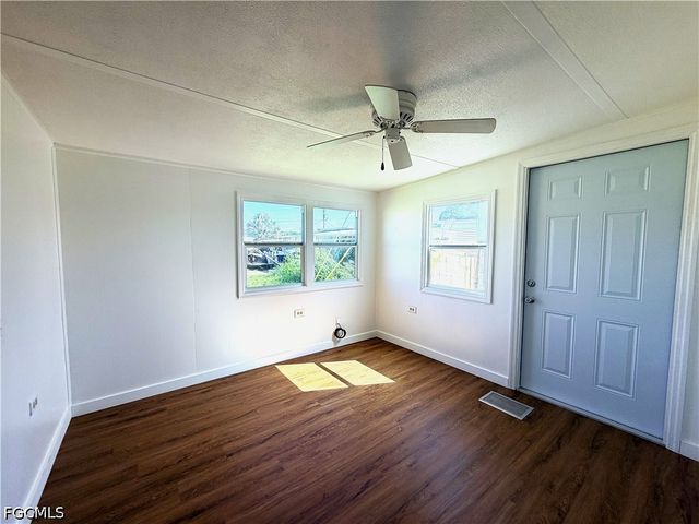 139 Gaslight AVE, North Fort Myers, FL 33917