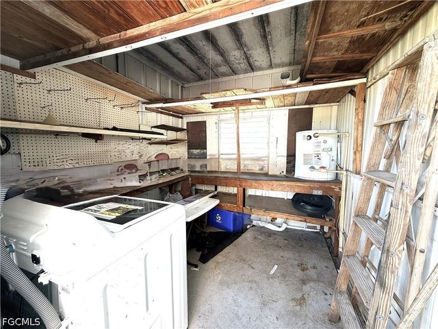 139 Gaslight AVE, North Fort Myers, FL 33917