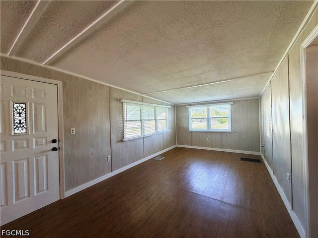 139 Gaslight AVE, North Fort Myers, FL 33917