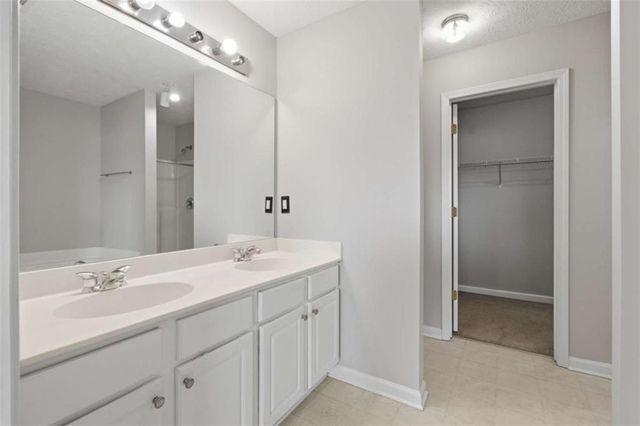 6411 Silvertide Way, Flowery Branch, GA 30542